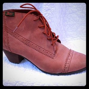 Bass leather Oxford booties